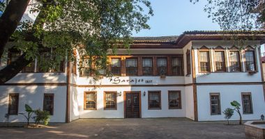 Veliaj: Me vendim të qeverisë, Sarajet nga sot pronë e bashkisë, do shërbejnë si muze për historinë