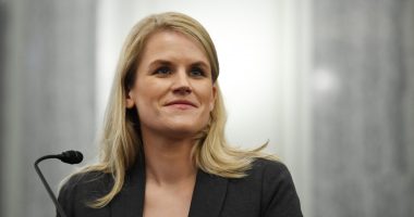 Parlamenti Europian fton ish-punonjësen e Facebook për të dëshmuar