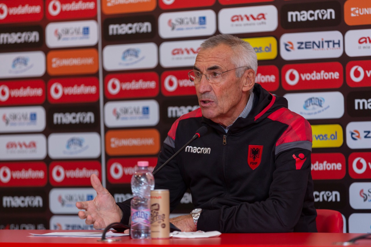 “Shqiptarët bujarë më duan trajner deri 80 vjeç”, portali italian iu bën jehonë kuqezinjve dhe Edy Reja