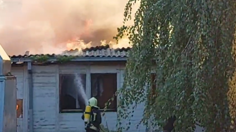 Zjarr i madh në Parkun e Qytetit të Shkupit