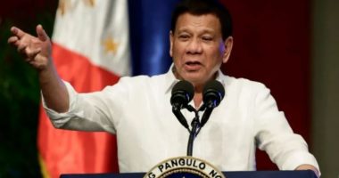 Presidenti i Filipineve, Rodrigo Duterte largohet papritur nga politika