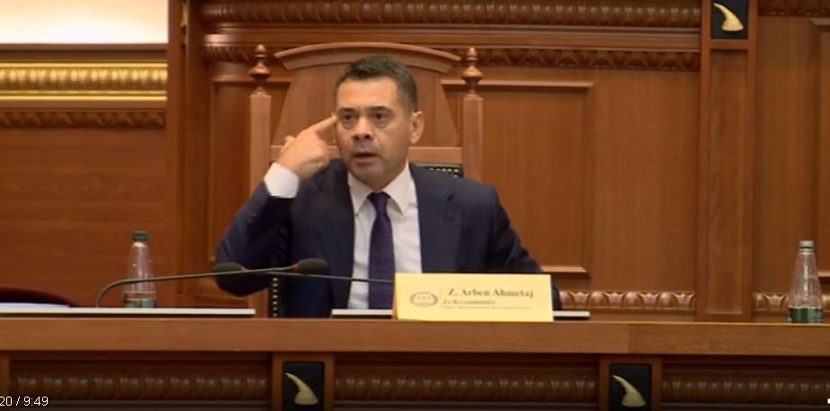 “Çiraku është çirak. Ustai është usta”, Basha përplaset me Ahmetajn dhe largohet nga Kuvendi