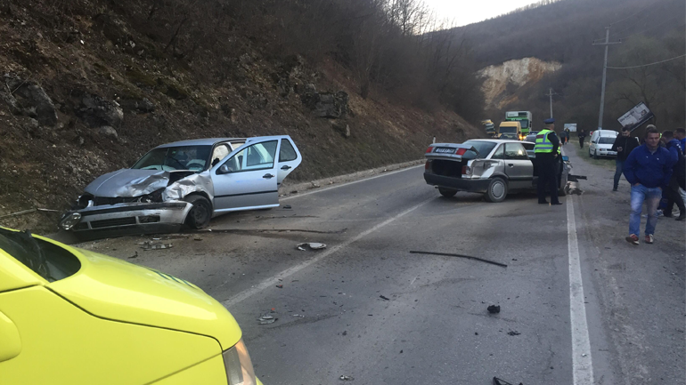 Tapë në “Audi”, 2 aksidente në Fushë-Krujë, arrestohen shoferët e rinj