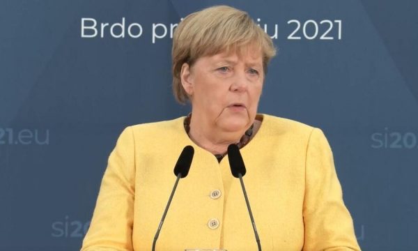 Merkel pas takimit me Kurtin dhe Vuçiç: Biseduam për zgjidhjen e problemit, ka përparim të vogël