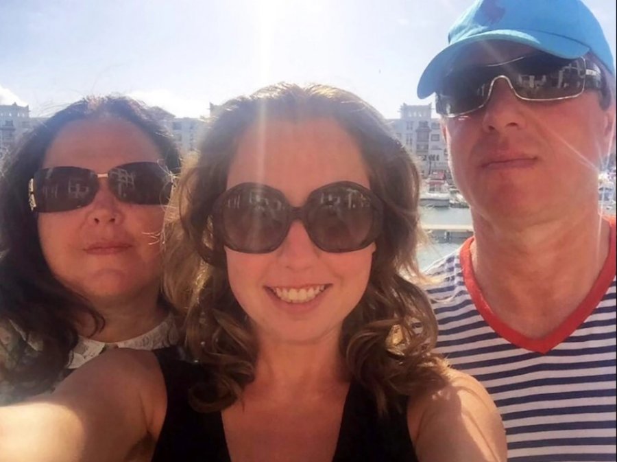 Tragjedia e familjes ruse në Kavajë, gazetari: Në SPA-në e të njëjtit hotel u gjet i vdekur dhe një polak