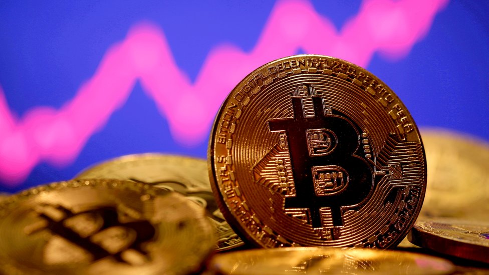 Bitcoin thyen një tjetër rekord, arrin çmimin historik që nga hedhja në treg