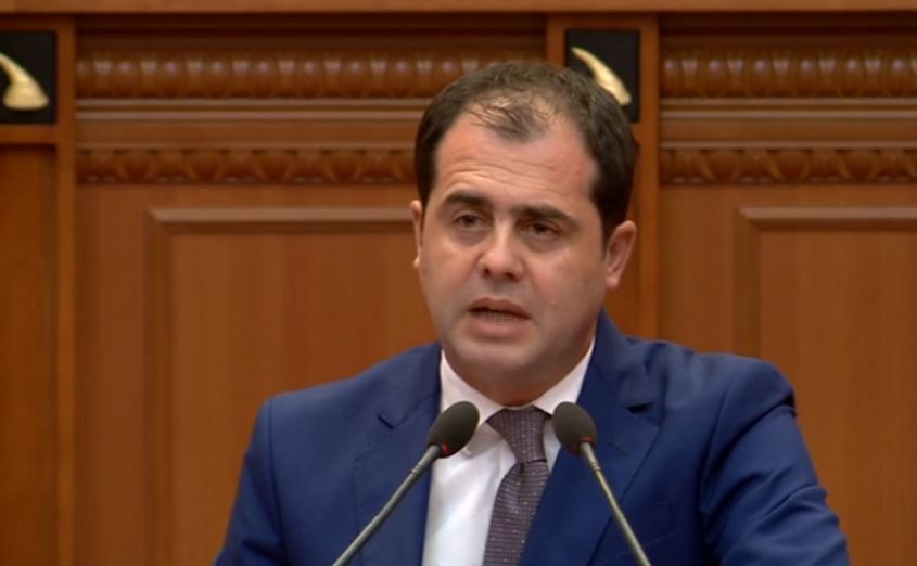 Bylykbashi: Vendimi i mazhorancës për të kufizuar kohën e fjalës së deputetëve në grupet parlamentare, antikushtetues