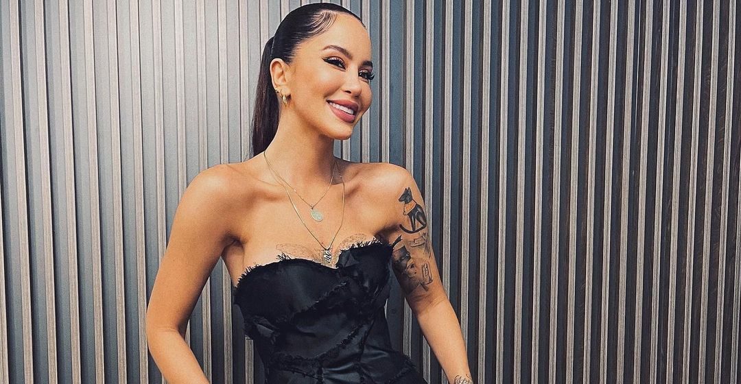 Dafina Zeqiri mban premtimin, dhuron paratë nga shitja e albumit për fëmijët autik