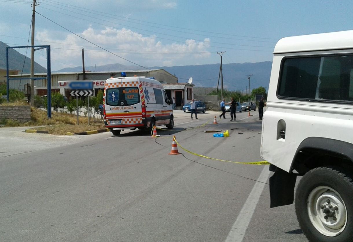 Aksidenti me 3 të lënduar në aksin Tepelenë-Gjirokastër, reagon policia