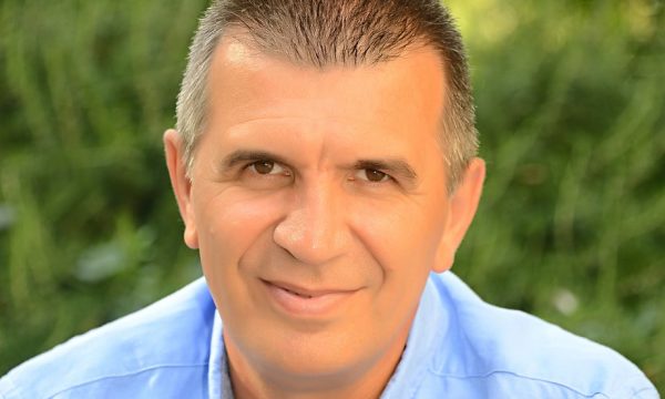 Lulzim Basha duhet të përballet