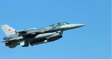 Avionët turq F16 fluturojnë mbi ishujt grekë