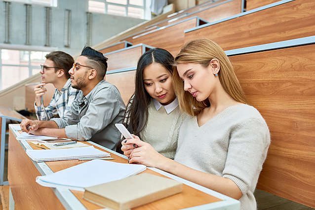 Studimi: Celulari ndikon negativisht në performancën tuaj kudo