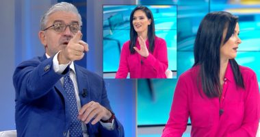 I ftuari ngre gishtin dhe tregon monitorin, gazetarja nuk e mban të qeshurën pas këtij veprimi: Më je bërë si drejtues emisioni