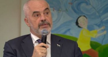 Rama bisedë me studentët në Shkodër: Do fuqizojmë mësimin mbi teknologjinë