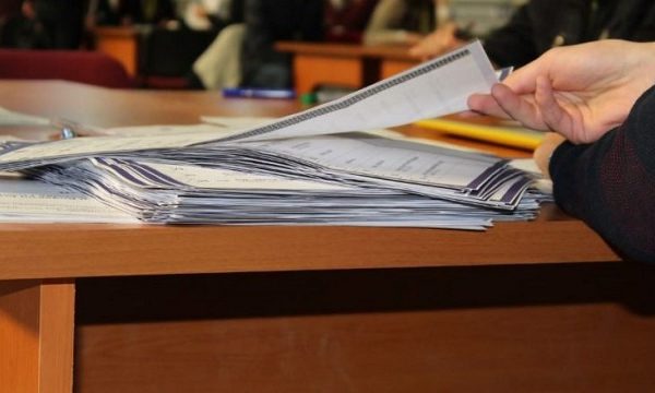 Numërohen votat e diasporës për Fushë Kosovë, LDK-ja merr më pak se 50%