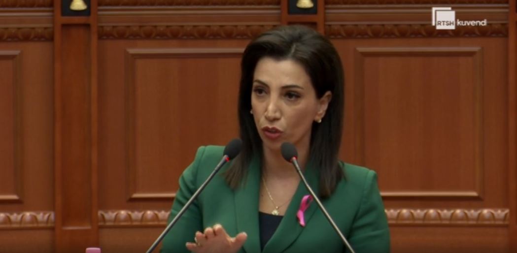 Kushi: Pedagogët dhe studentët mund të hyjnë në universitet vetëm me test ose vaksinë