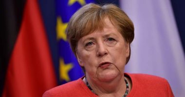 Merkel bie “pre” e rrengut, rusët flasin me ish-kancelaren duke u shtirur si ish-lideri i Ukrainës