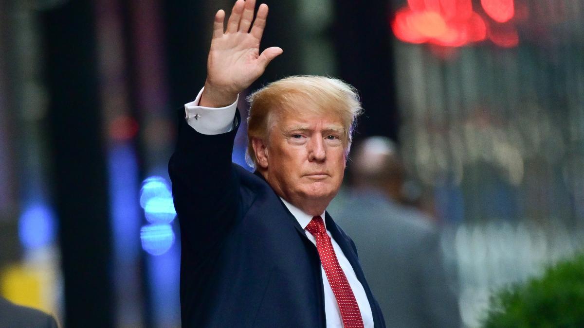 Kush është modelja shqiptare që ka refuzuar të dal në foto me Trump