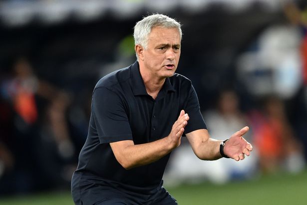 Mourinho “mbulon” mangësitë