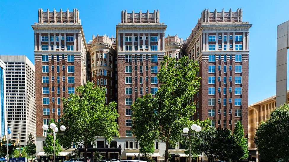 Skirvin, hoteli në SHBA “i pushtuar” nga shpirtrat