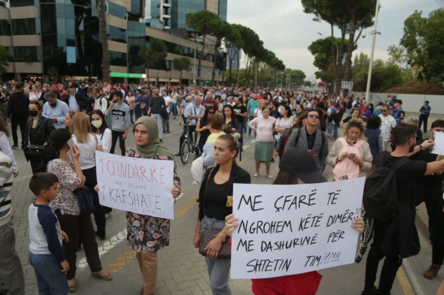 Protesta për rritjen e çmimeve, shpallen në kërkim 4 persona