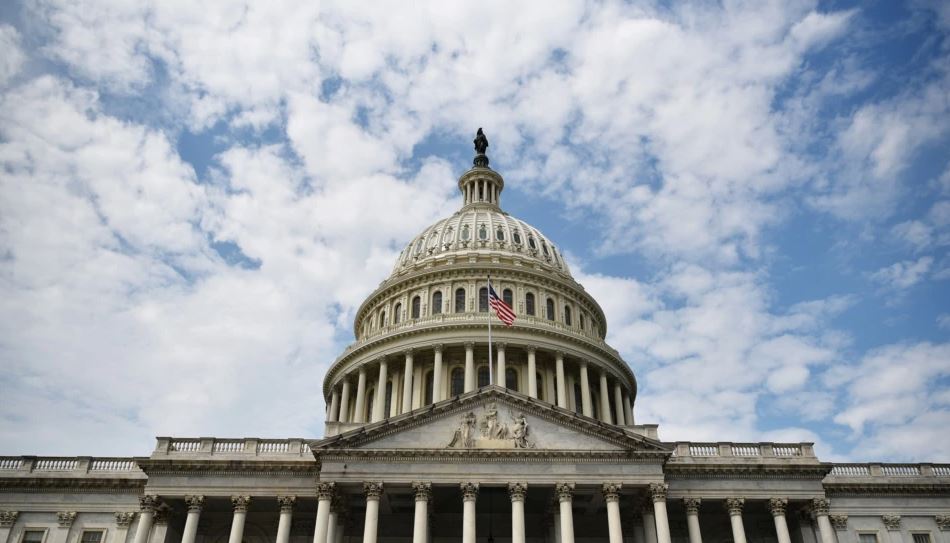 Senati amerikan voton për rritjen e tavanit të borxhit