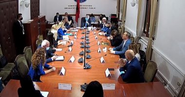 Debat në Komisionin e Medias, Boçi: Gazetarët të jenë të pranishëm; Koçi: S’ka hapësirë