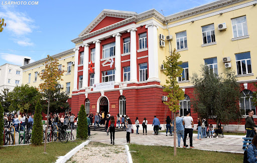 “Shfrytëzojeni javën”, ministrja apel studentëve: Tani mund të vaksinoheni brenda fakultetit