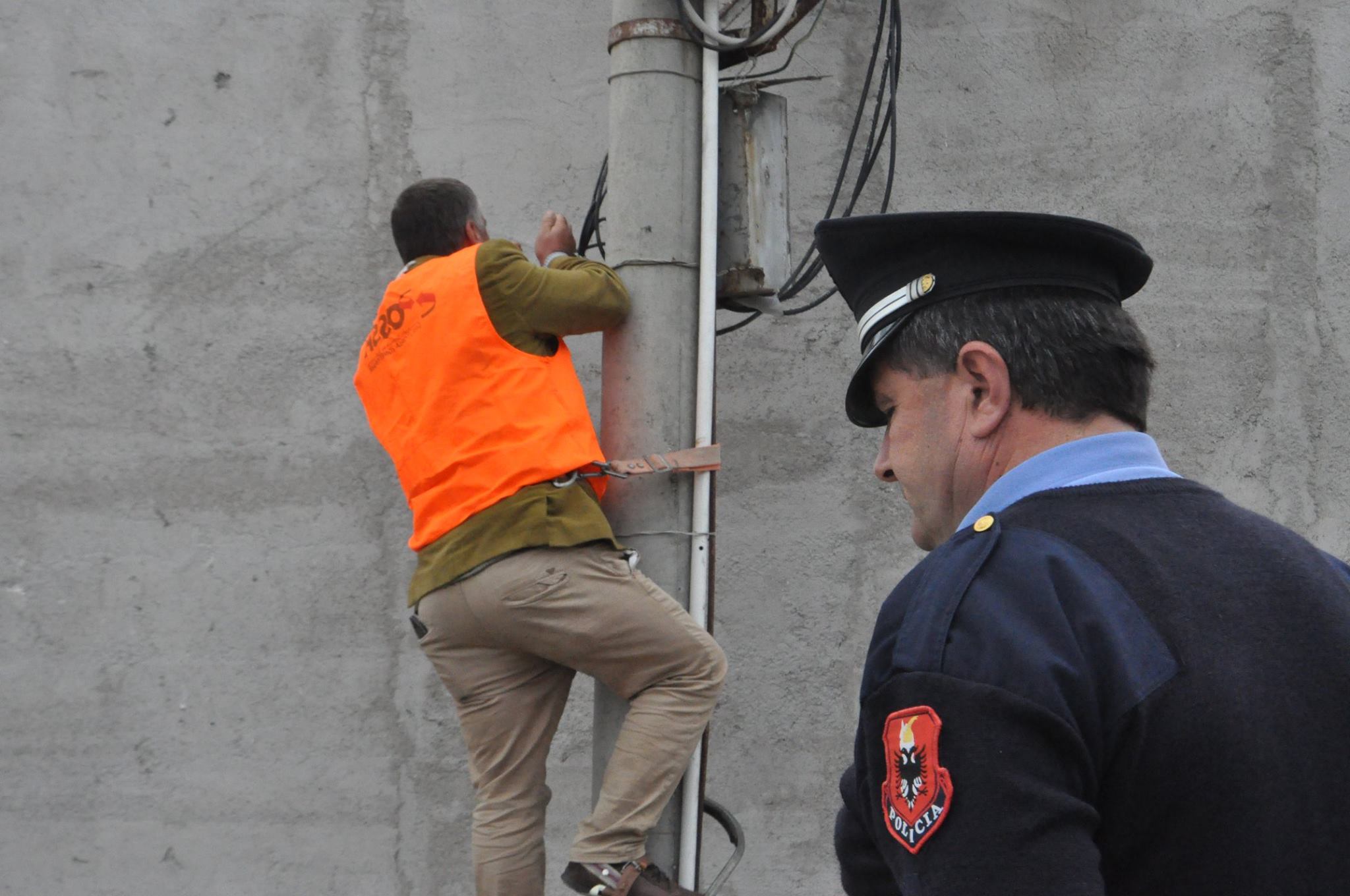 Policia me dorë të “hekurt”, arreston 6 persona për vjedhje energjie, 2 në kërkim, 13 të tjerë nën hetim