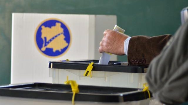 Vijon numërimi i votave në Kosovë, zbuloni tre kandidatët që pritet të fitojnë pa balotazh