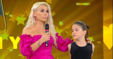 “Më ndaluan të vija në ‘T’ka mami yll’”, mamaja e Aronit flet për vëllezërit fanatikë