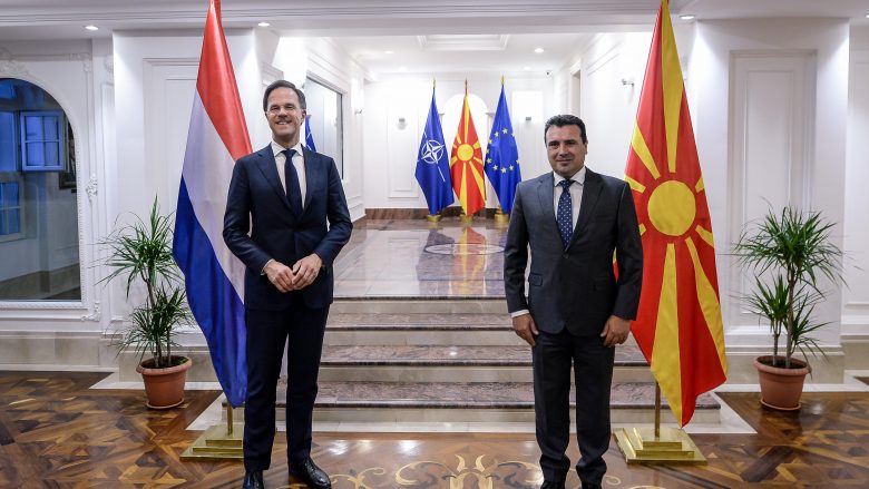 Zaev pret Rutte: Në dhjetor ka një dritare kyçe për integrim të Maqedonisë së Veriut