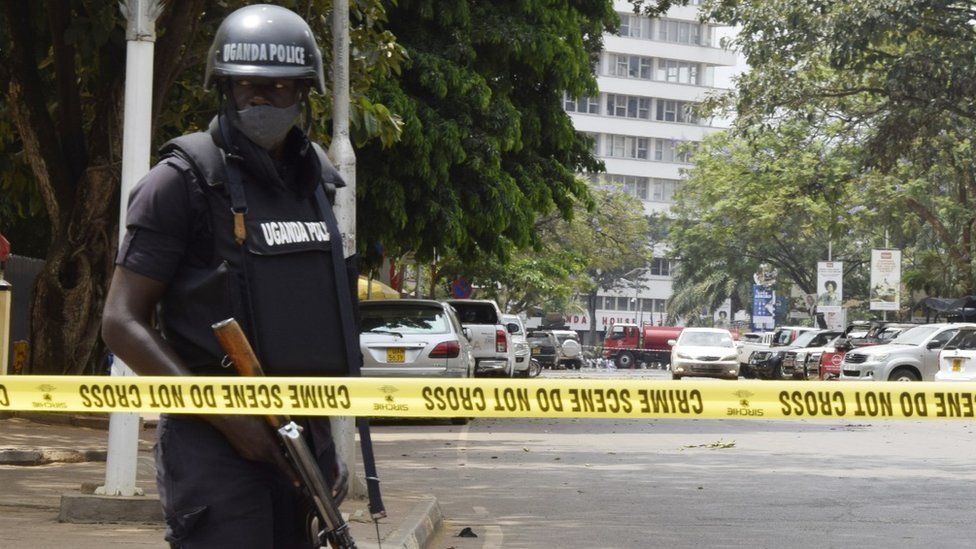 Luftë në Ugandë, kleriku qëllohet për vdekje pas sulmeve me bomba