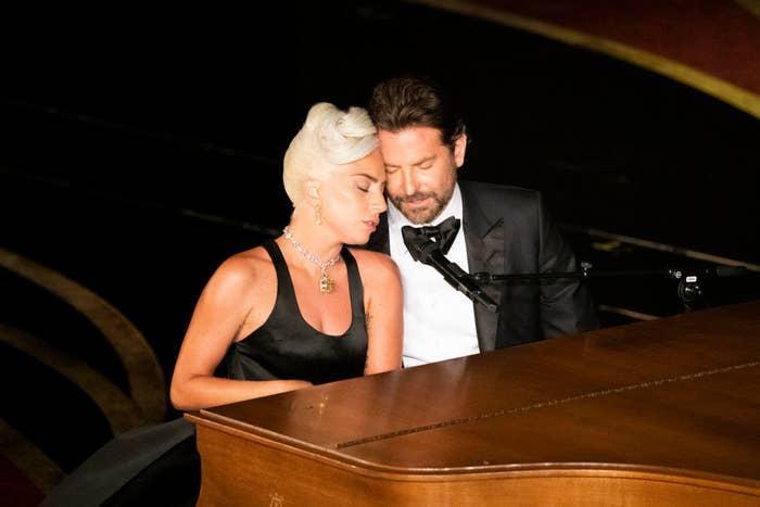 U përfolën për një romancë, Bradley Cooper sqaron më në fund raportin me Lady Gaga-n