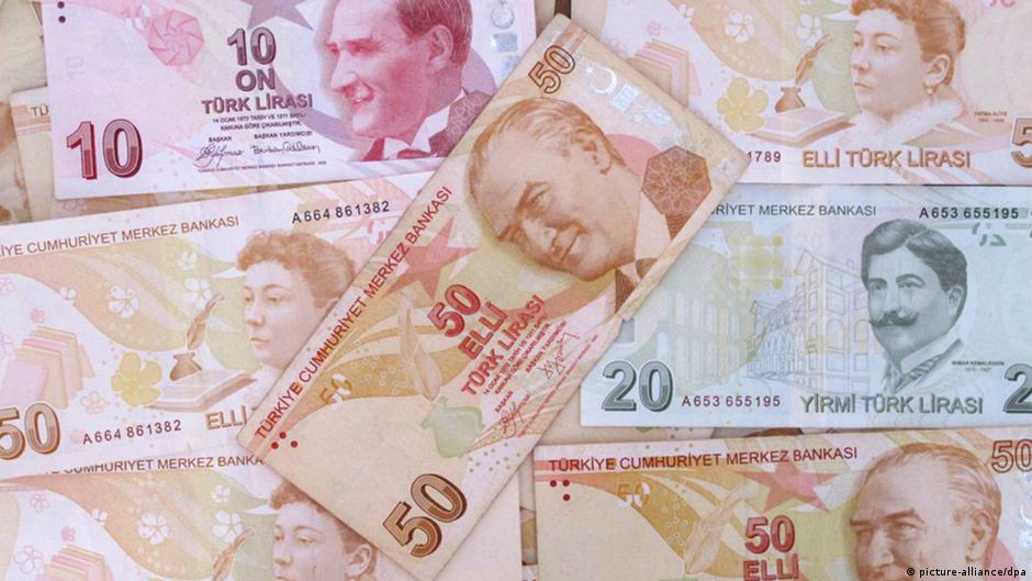 Rënie rekord e vlerës së lirës turke kundrejt dollarit dhe euros