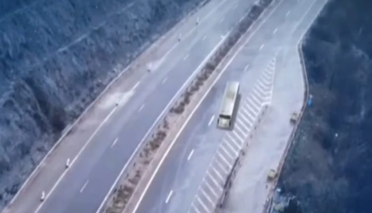 Aksidenti tragjik me 46 viktima, video 3D zbulon si u përplas autobusi