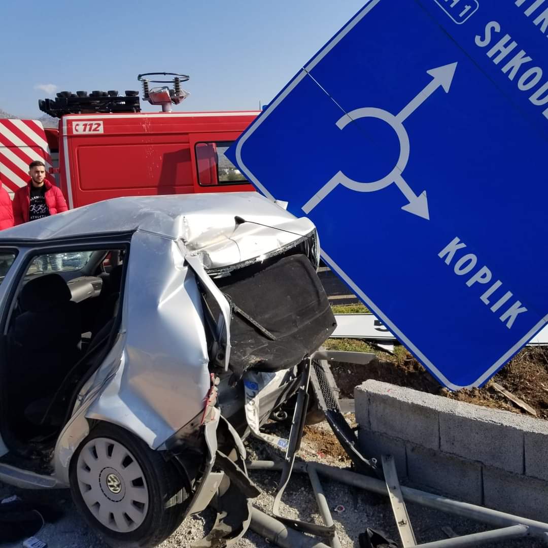 Aksidenti në Koplik, vdes një nga pasagjerët