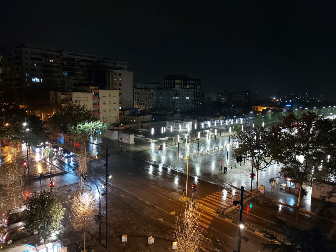 Nisin reshjet e shiut në Tiranë, qytetet që do të zgjohen me shtrëngata