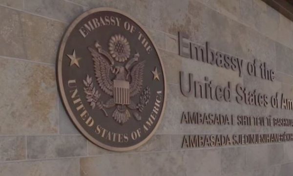 Krimi makabër në Deçan, reagon ambasada amerikane