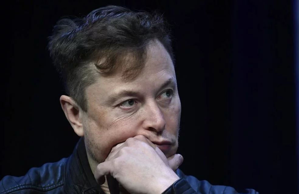 Elon Musk humbi 50 miliardë dollarë për dy ditë me rënien e aksioneve të Tesla-s