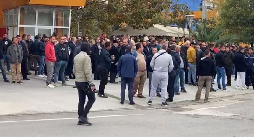 Lushnja farmers protest again