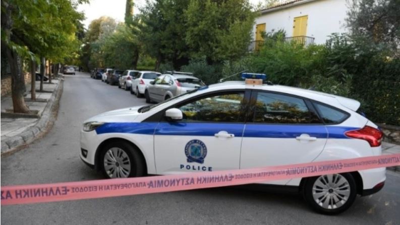 Tjetër ngjarje kriminale në Selanik, një person sulmon me thikë një grua dhe djalin e saj