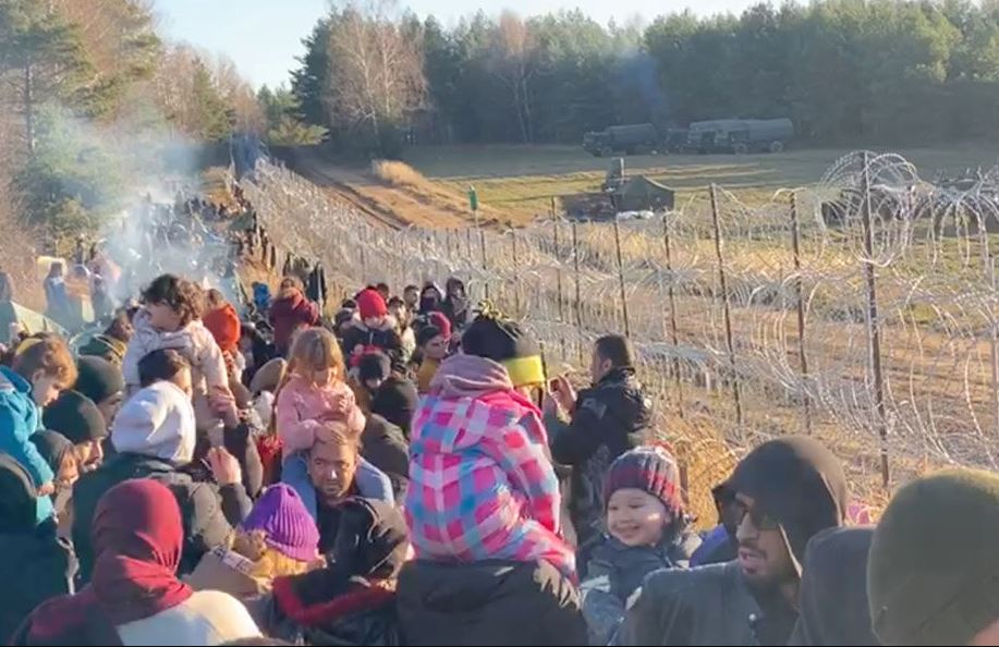 Situata në kufirin Bjellorusi-Poloni, Merkel thirrje Putin-it që të veprojë për krizën e refugjatëve