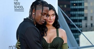 U bënë sërish prindër, çifti i famshëm nxisin thashethemet se janë martuar fshehurazi