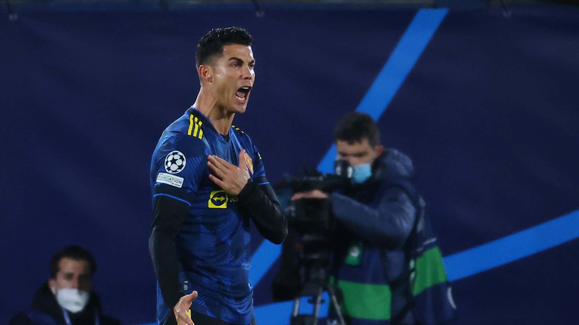 VIDEO/ Ronaldo dhe Sancho i japin 3 pikë të arta Manchesterit