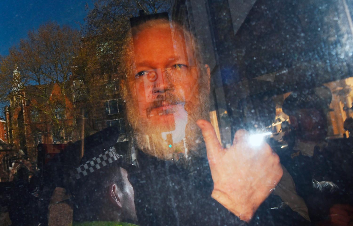 Assange të martohet me partneren e tij Stella Moris në burg