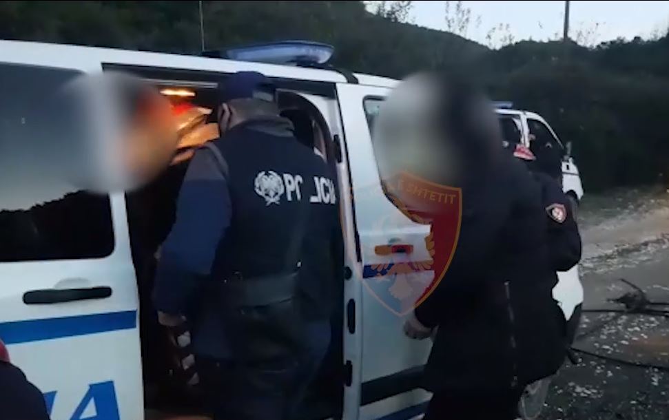 Kapet “Benz-i” me 17 kg drogë në Mirditë, arrestohen 3 të rinj