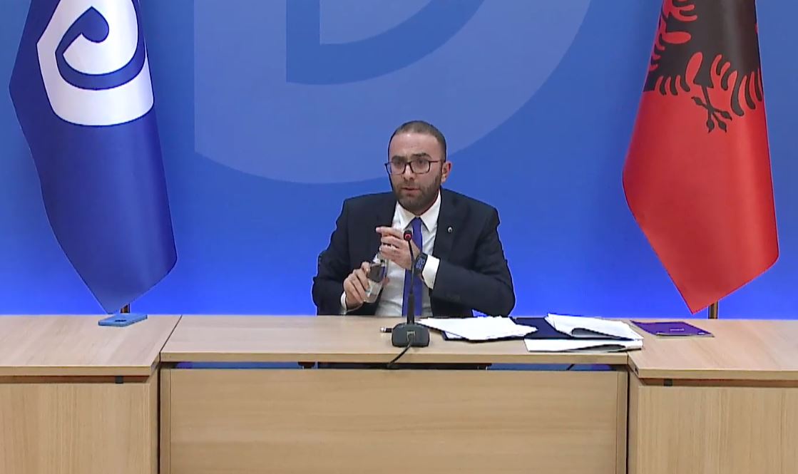 Bardhi: Tollovia e Berishës dhe “Qifja” që i mbush sallat e “Foltores”