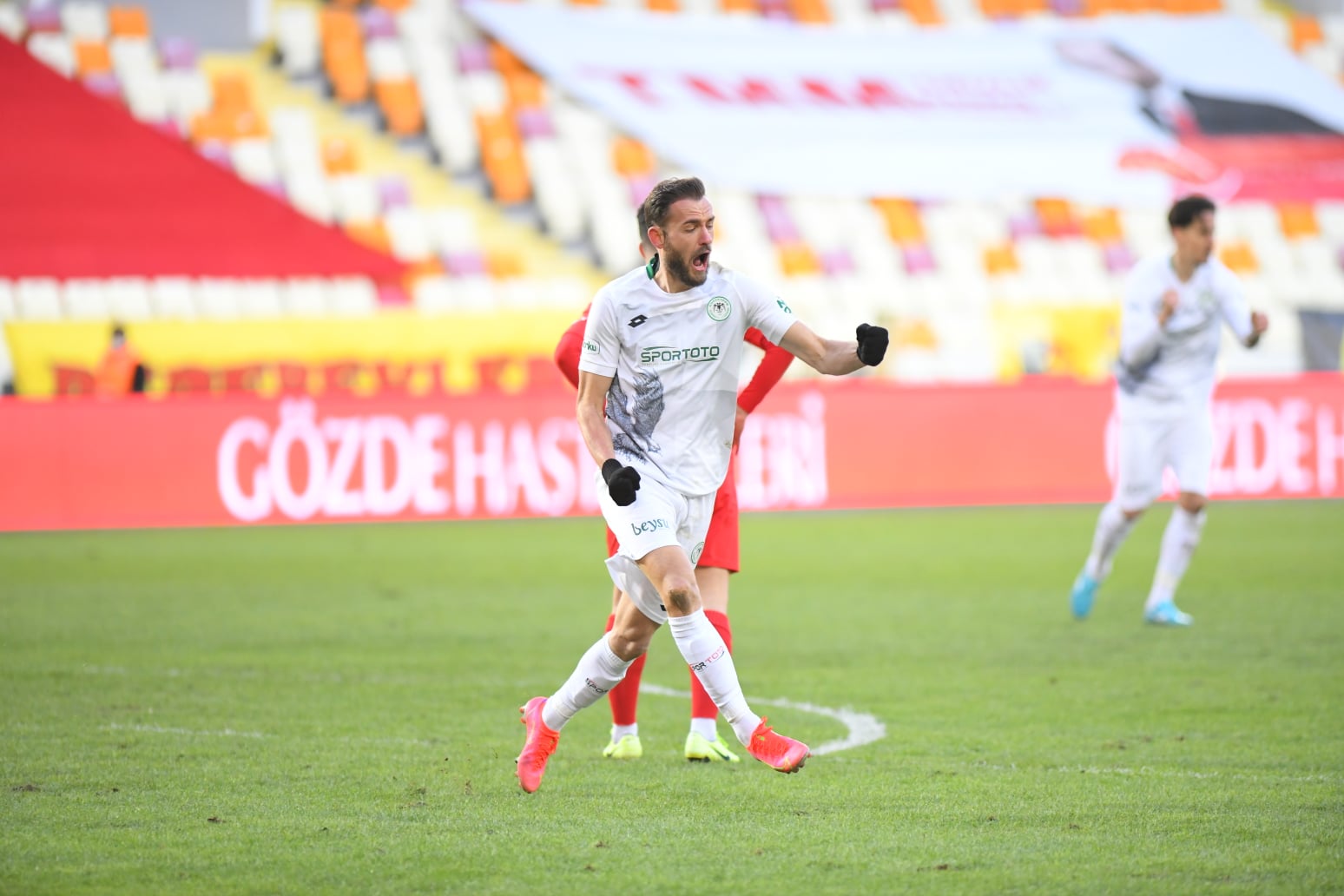Cikalleshi protagonist, shënon dopietë dhe i jep fitoren Konyasporit