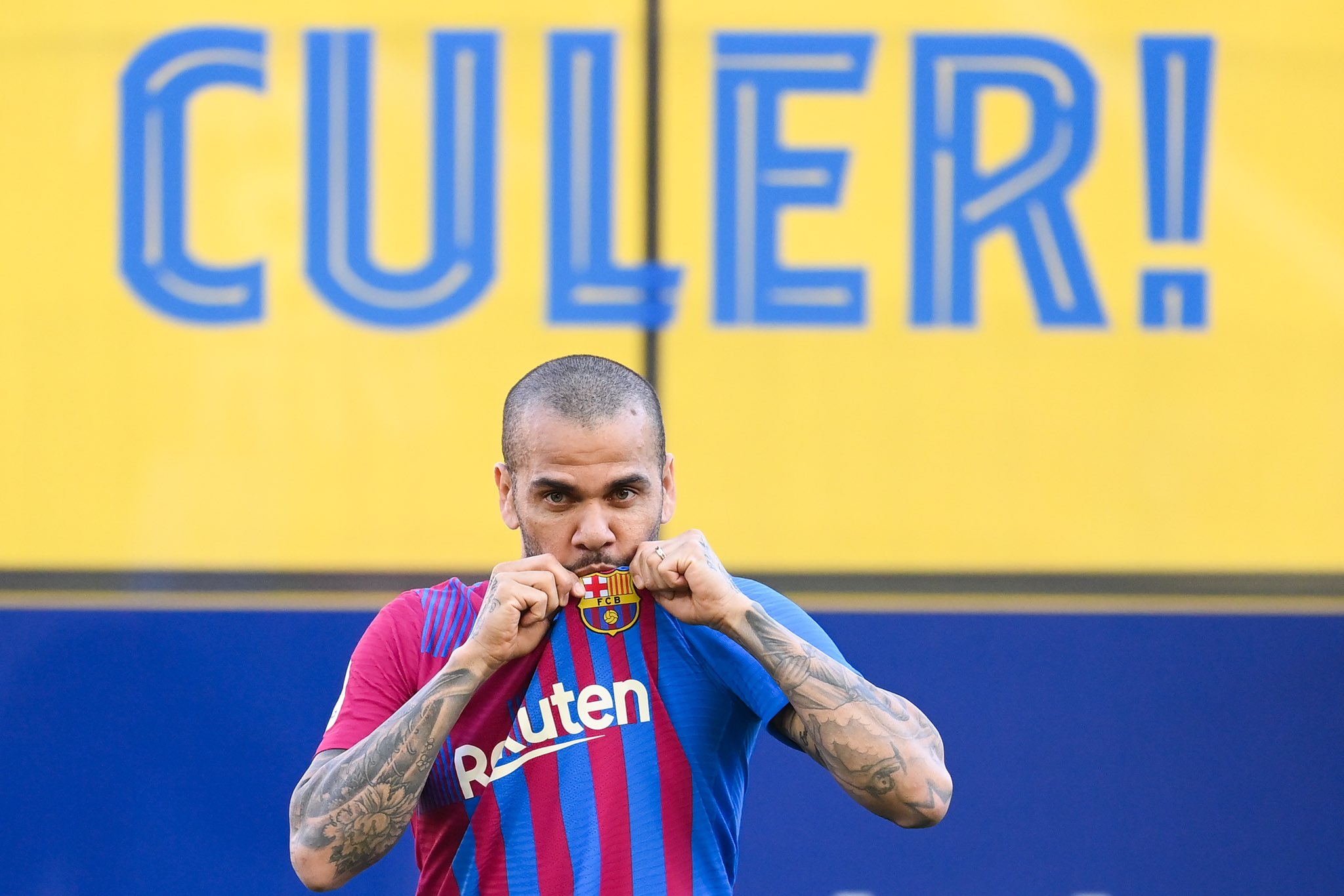 Kjo është klauzola interesante e Dani Alves me Barcelonën